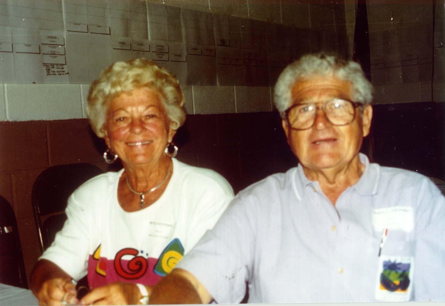 doug&betty.JPG (106672 bytes)