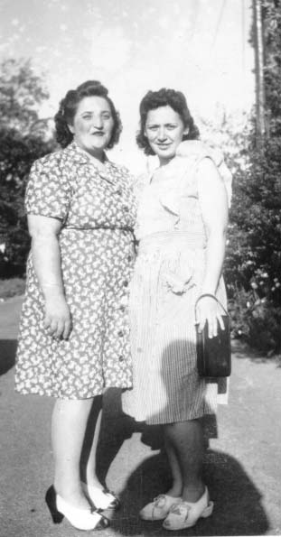 lena&mamie.JPG (31450 bytes)